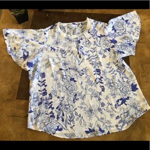 Beautiful blue floral top.